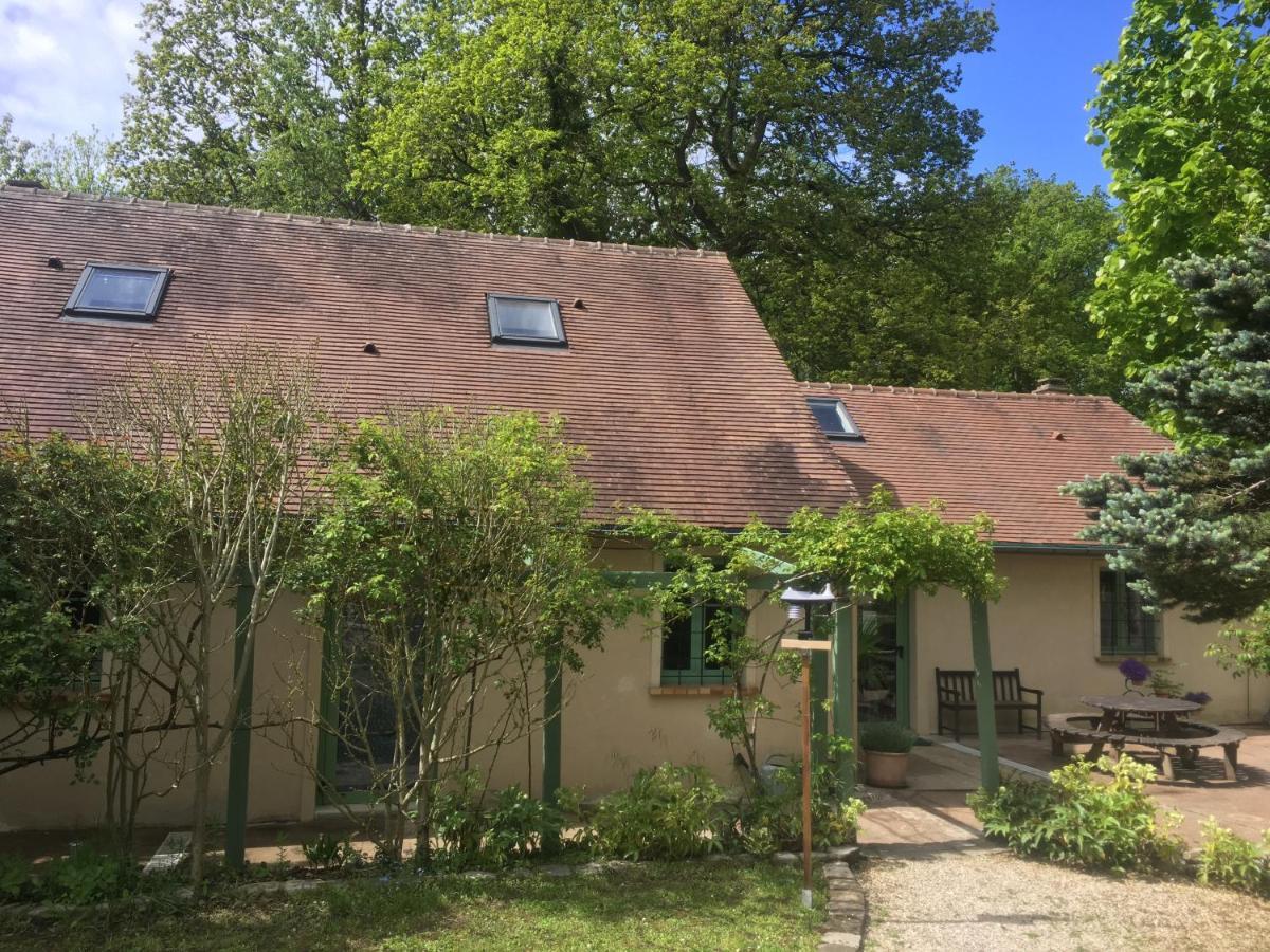 Gite D'Etape Du Tilleul, 4-8 Personnes La Celle-les-Bordes Exterior foto